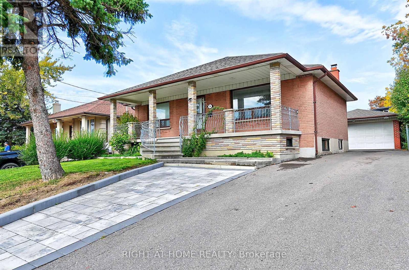 34 William Cragg Drive, Toronto, Ontario  M3M 1T9 - Photo 2 - W12479572