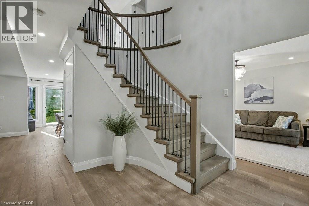 166 Westvale Drive, Waterloo, Ontario  N2T 1C2 - Photo 3 - 40778087