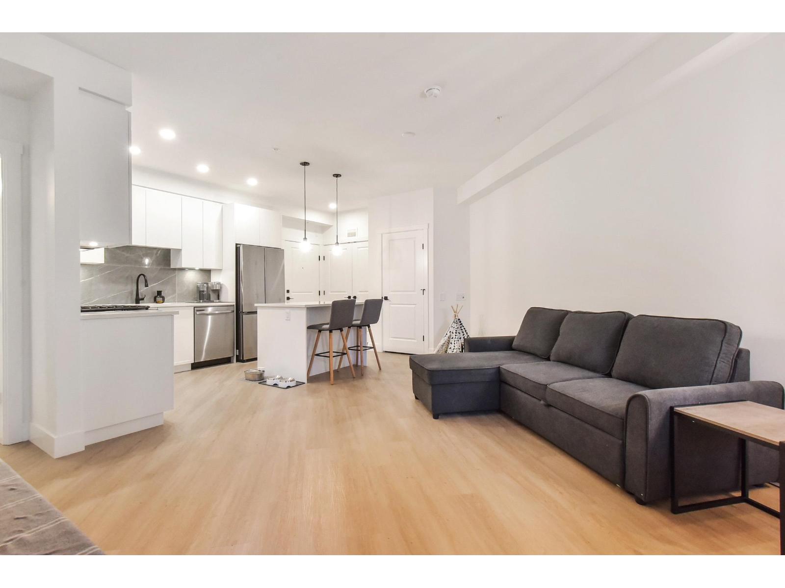 311 3438 146a Street, Surrey, British Columbia  V4P 0J1 - Photo 4 - R3061557