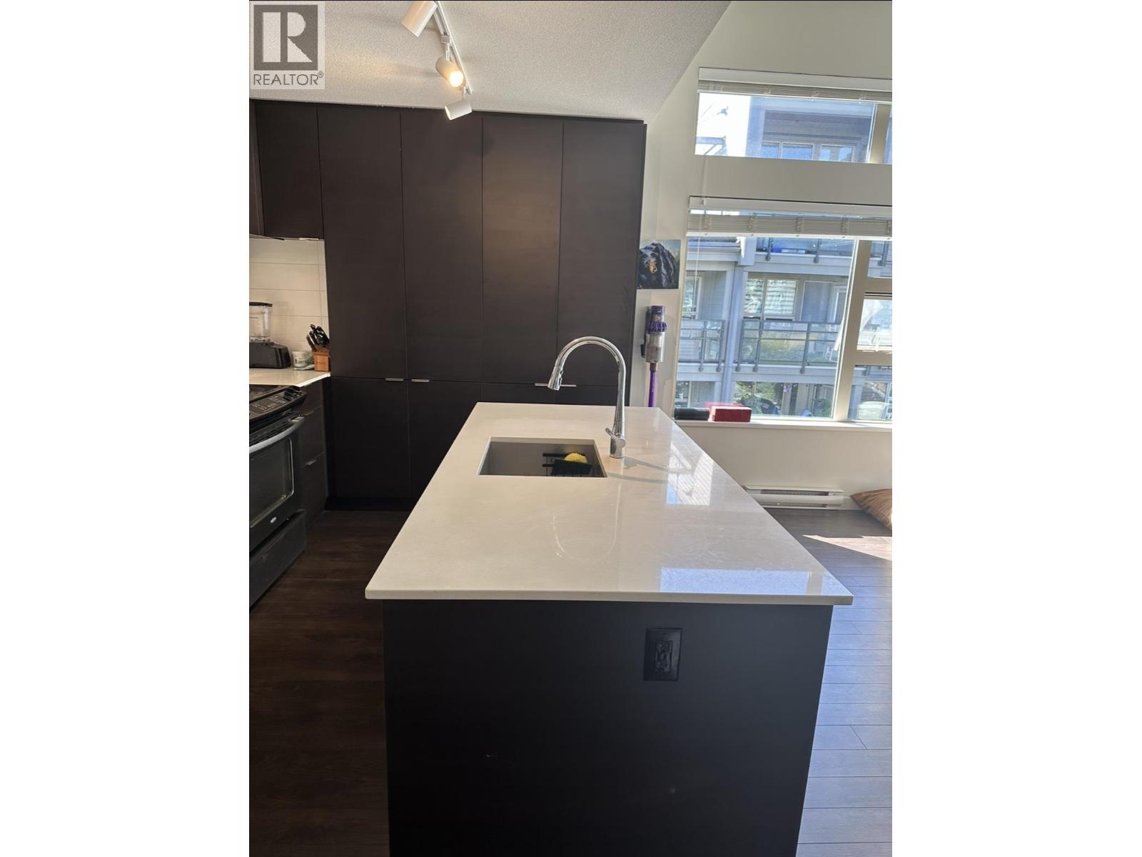 410 1673 Lloyd Avenue, North Vancouver, British Columbia  V7P 0A9 - Photo 11 - R3061545