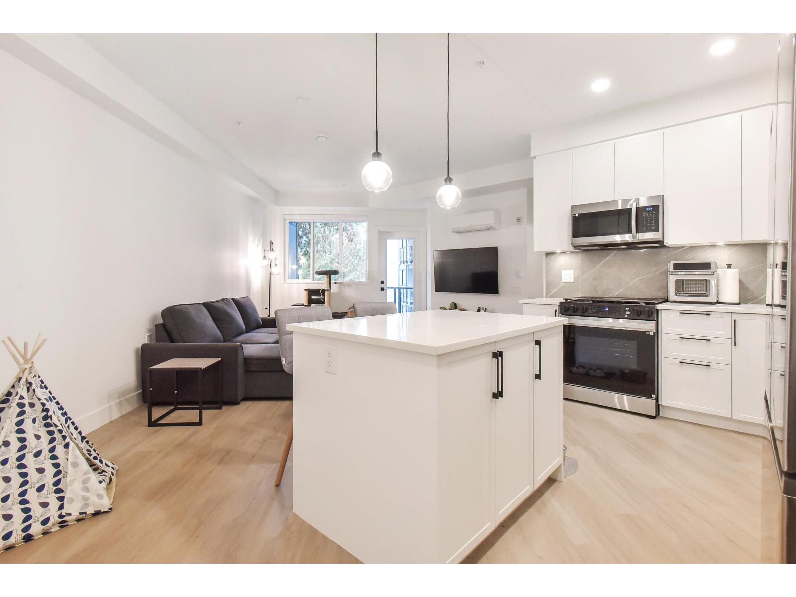 311 3438 146a Street, Surrey, British Columbia  V4P 0J1 - Photo 3 - R3061557