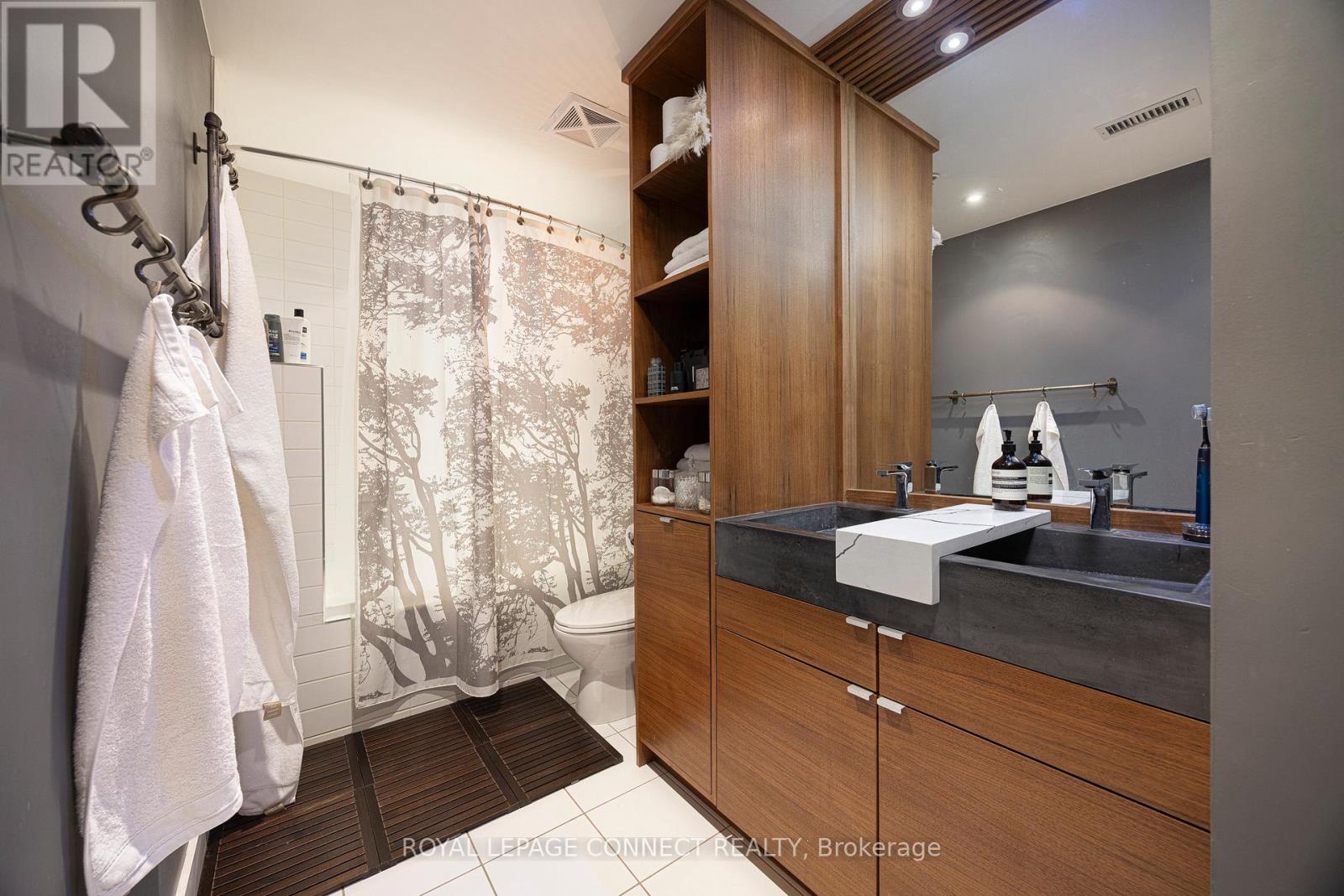 204 - 75 Portland Street, Toronto, Ontario  M5V 2M9 - Photo 17 - C12479602