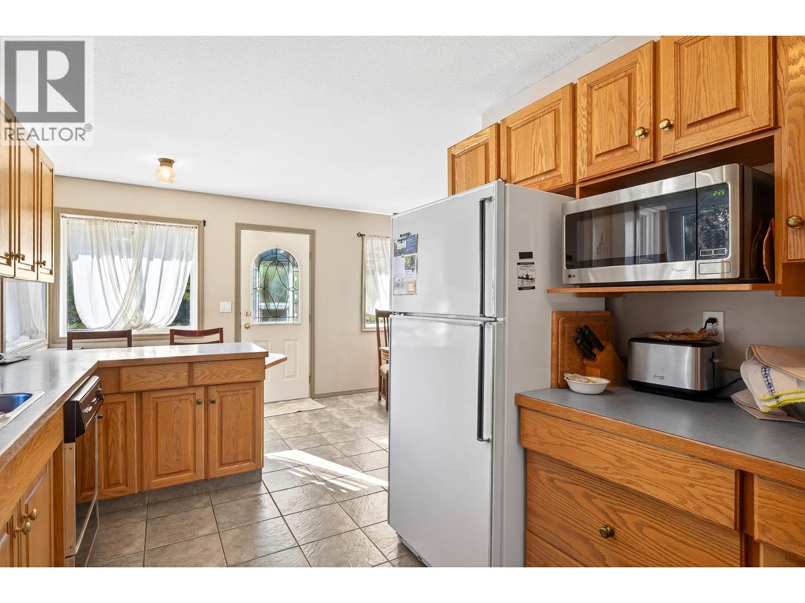 2271 Park Drive, Kamloops, British Columbia  V2V 4P7 - Photo 6 - 10365624