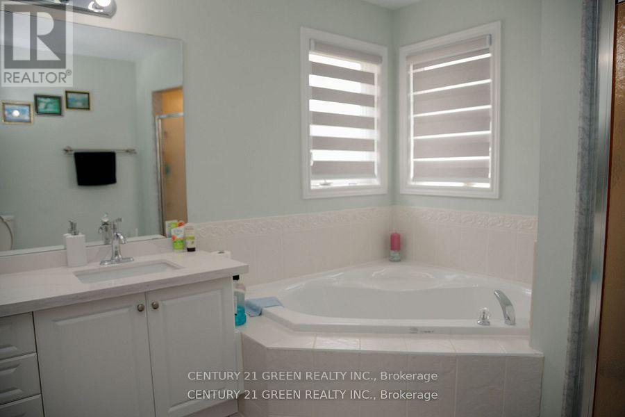 41 Sequoia Road, Vaughan, Ontario  L4H 1W6 - Photo 18 - N12479593