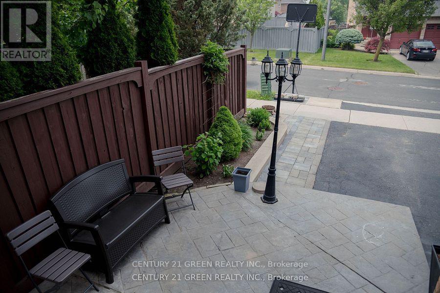 41 Sequoia Road, Vaughan, Ontario  L4H 1W6 - Photo 5 - N12479593