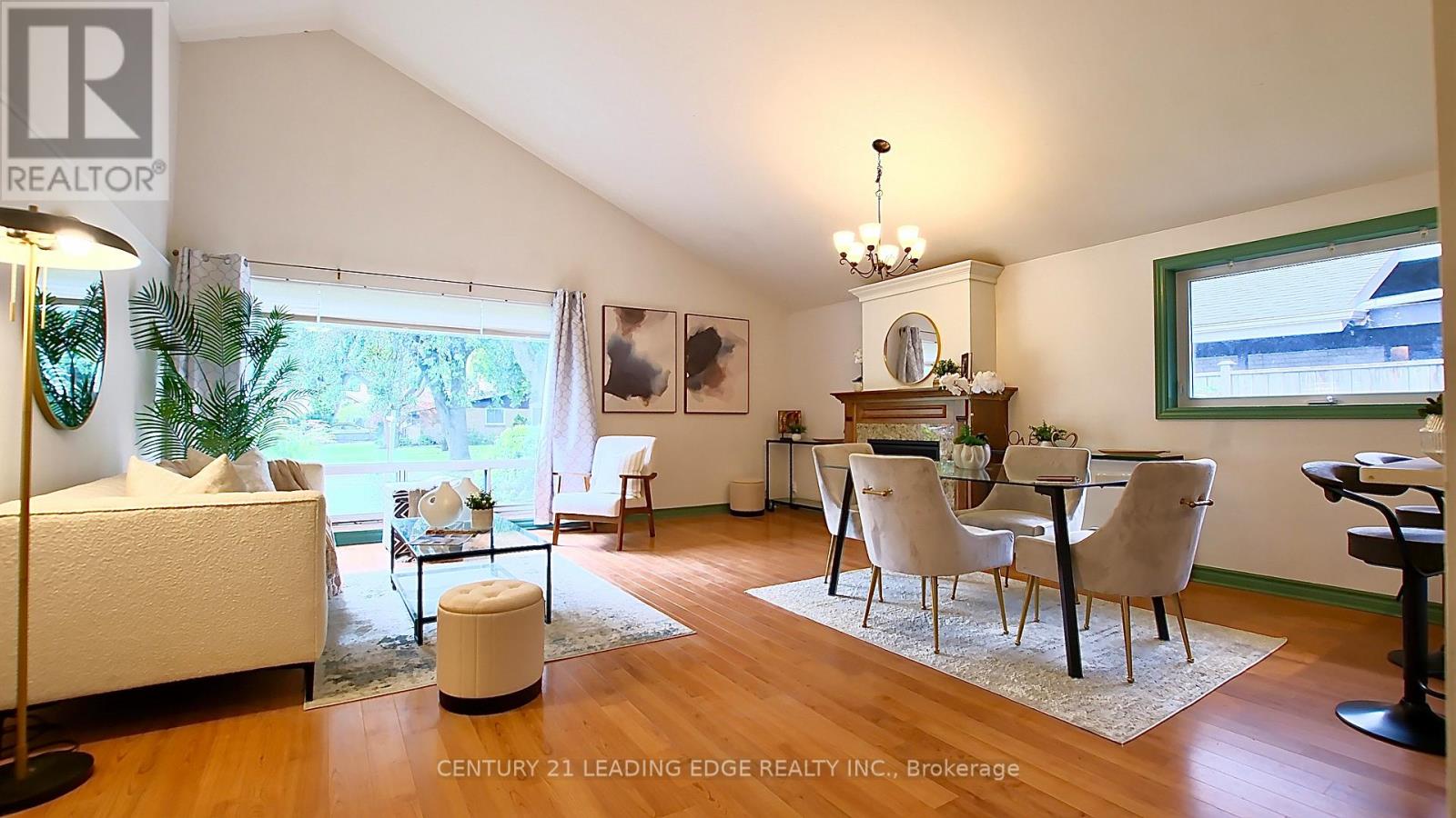 25 Oakley Boulevard, Toronto, Ontario  M1P 3P5 - Photo 4 - E12461110