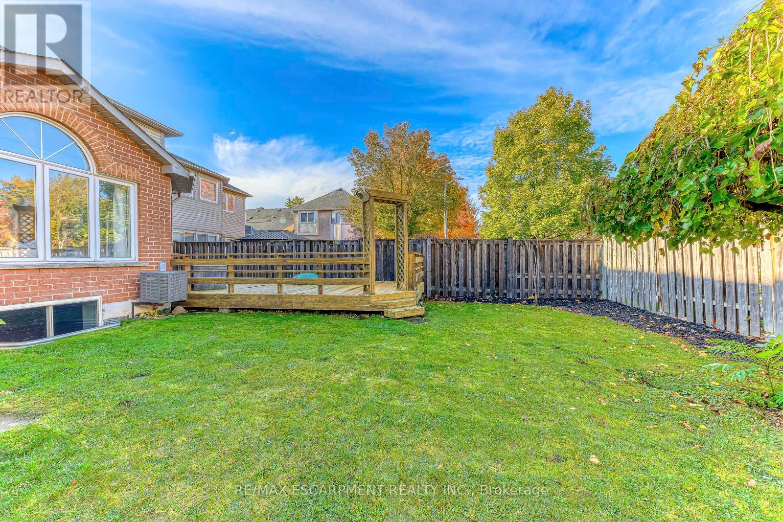 5183 Fernbrook Court, Burlington, Ontario  L7L 6J5 - Photo 38 - W12479583