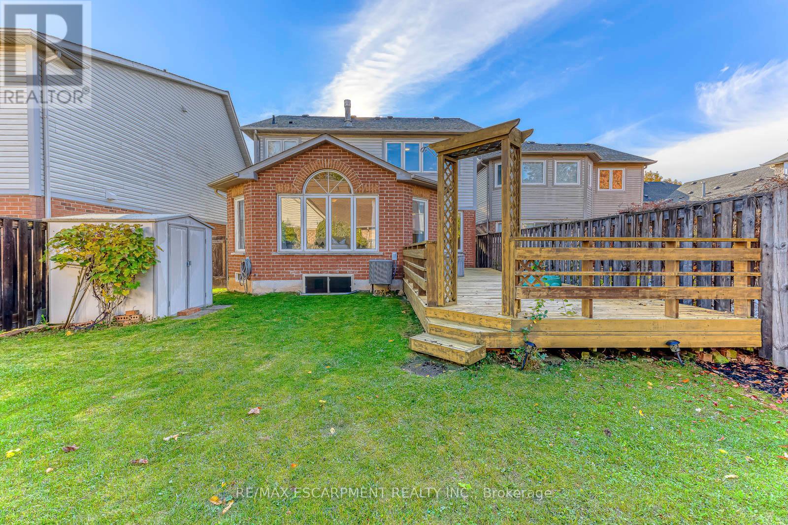 5183 Fernbrook Court, Burlington, Ontario  L7L 6J5 - Photo 39 - W12479583