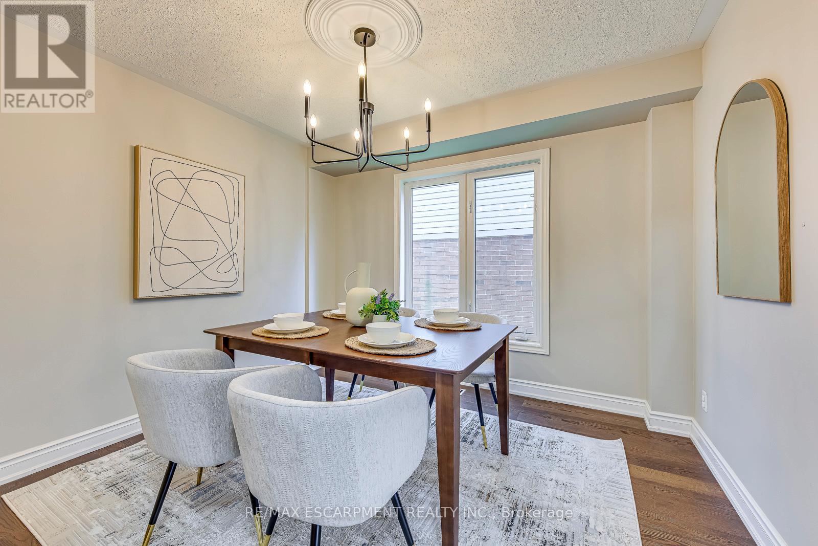5183 Fernbrook Court, Burlington, Ontario  L7L 6J5 - Photo 6 - W12479583