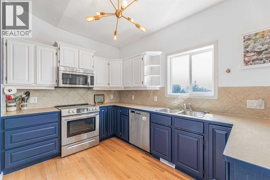 152 Cove Rise, Chestermere, Alberta  T1X 1S7 - Photo 9 - A2252080