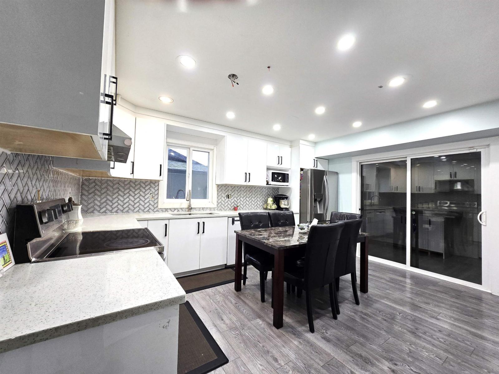 32362 Adair Avenue, Abbotsford, British Columbia  V2T 4L5 - Photo 3 - R3060024
