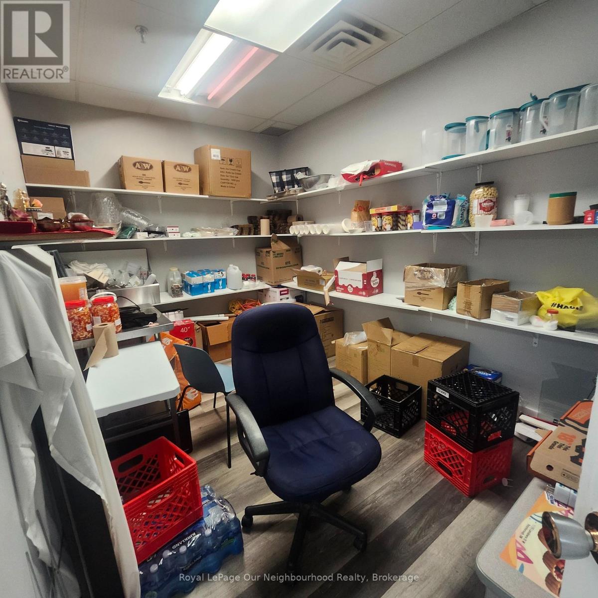 11 - 1135 Lansdowne Street W, Peterborough, Ontario  K9J 7M2 - Photo 8 - X12479632