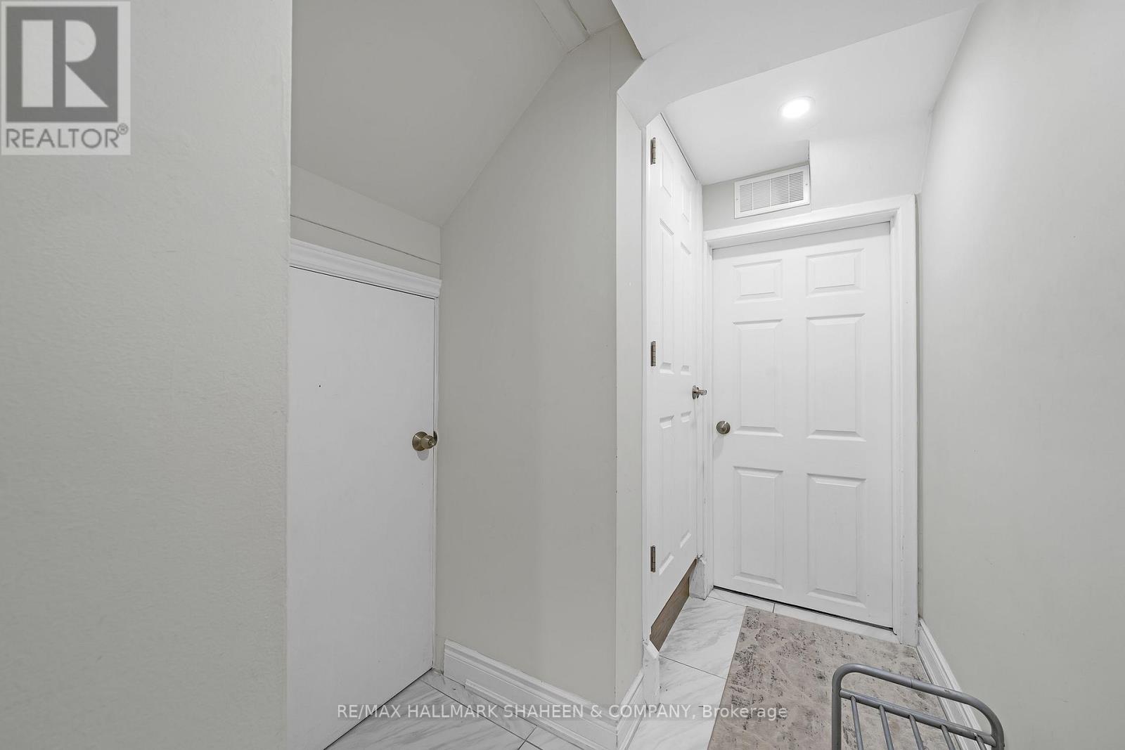 Bsmt - 31 Lochinvar Crescent, Toronto, Ontario  M3A 3J9 - Photo 6 - C12479629