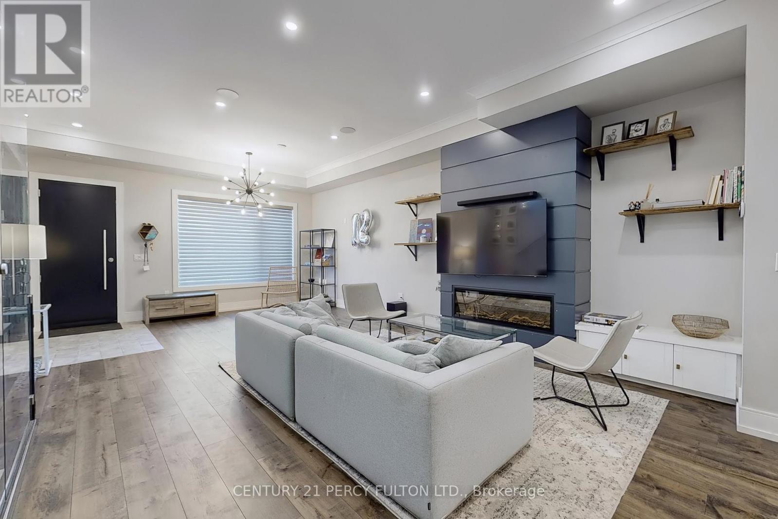 84 Wiley Avenue, Toronto, Ontario  M4J 3W6 - Photo 3 - E12479625