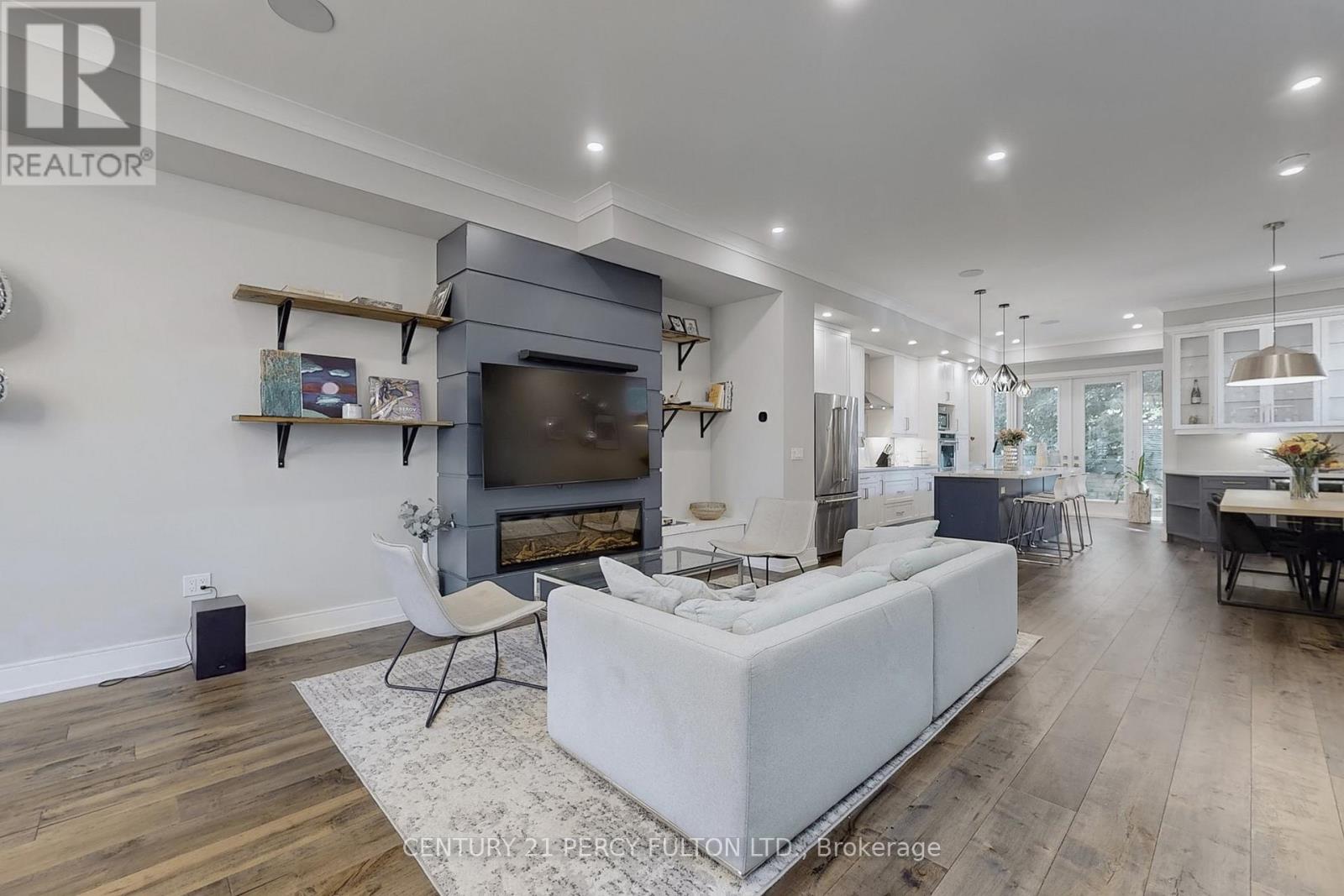 84 Wiley Avenue, Toronto, Ontario  M4J 3W6 - Photo 5 - E12479625