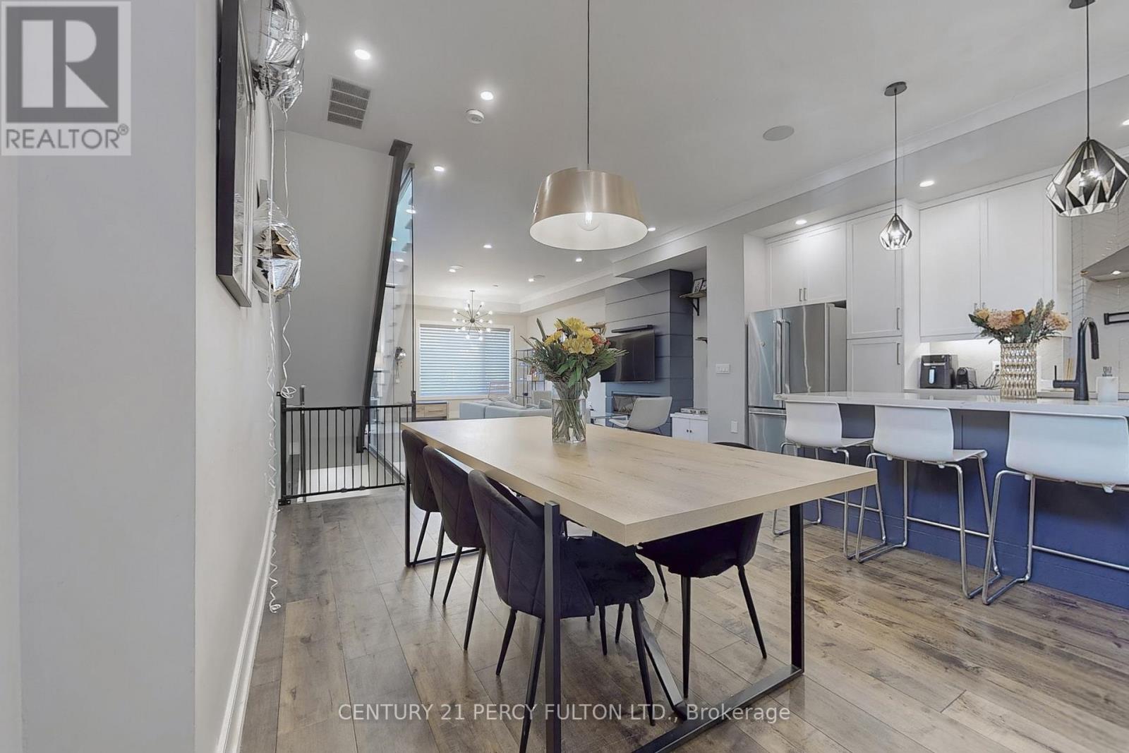 84 Wiley Avenue, Toronto, Ontario  M4J 3W6 - Photo 7 - E12479625