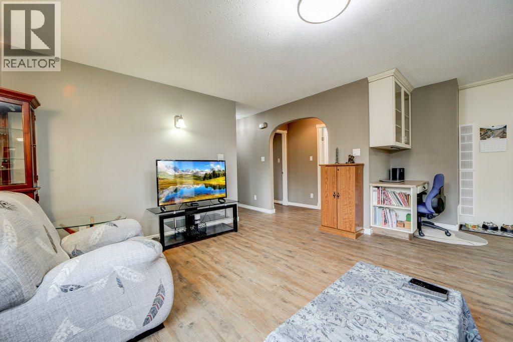 20725 23 Avenue, Bellevue, Alberta  T0K 0C0 - Photo 9 - A2247485