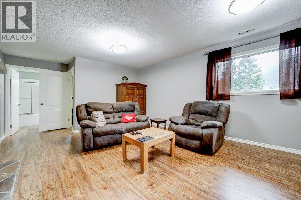 20725 23 Avenue, Bellevue, Alberta  T0K 0C0 - Photo 24 - A2247485