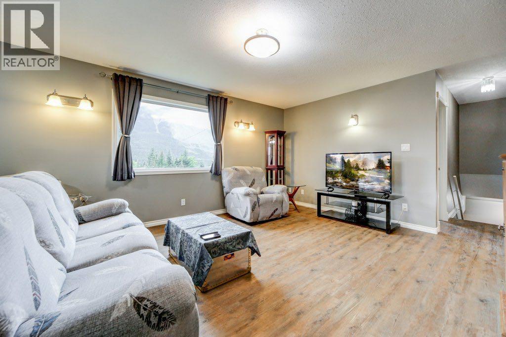 20725 23 Avenue, Bellevue, Alberta  T0K 0C0 - Photo 8 - A2247485