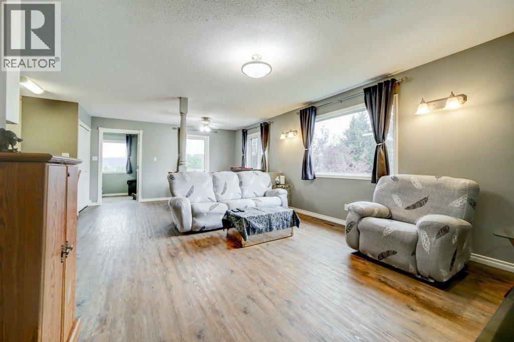 20725 23 Avenue, Bellevue, Alberta  T0K 0C0 - Photo 19 - A2247485