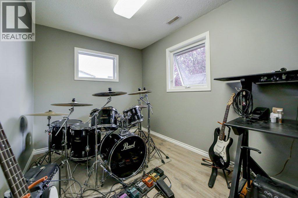 20725 23 Avenue, Bellevue, Alberta  T0K 0C0 - Photo 27 - A2247485