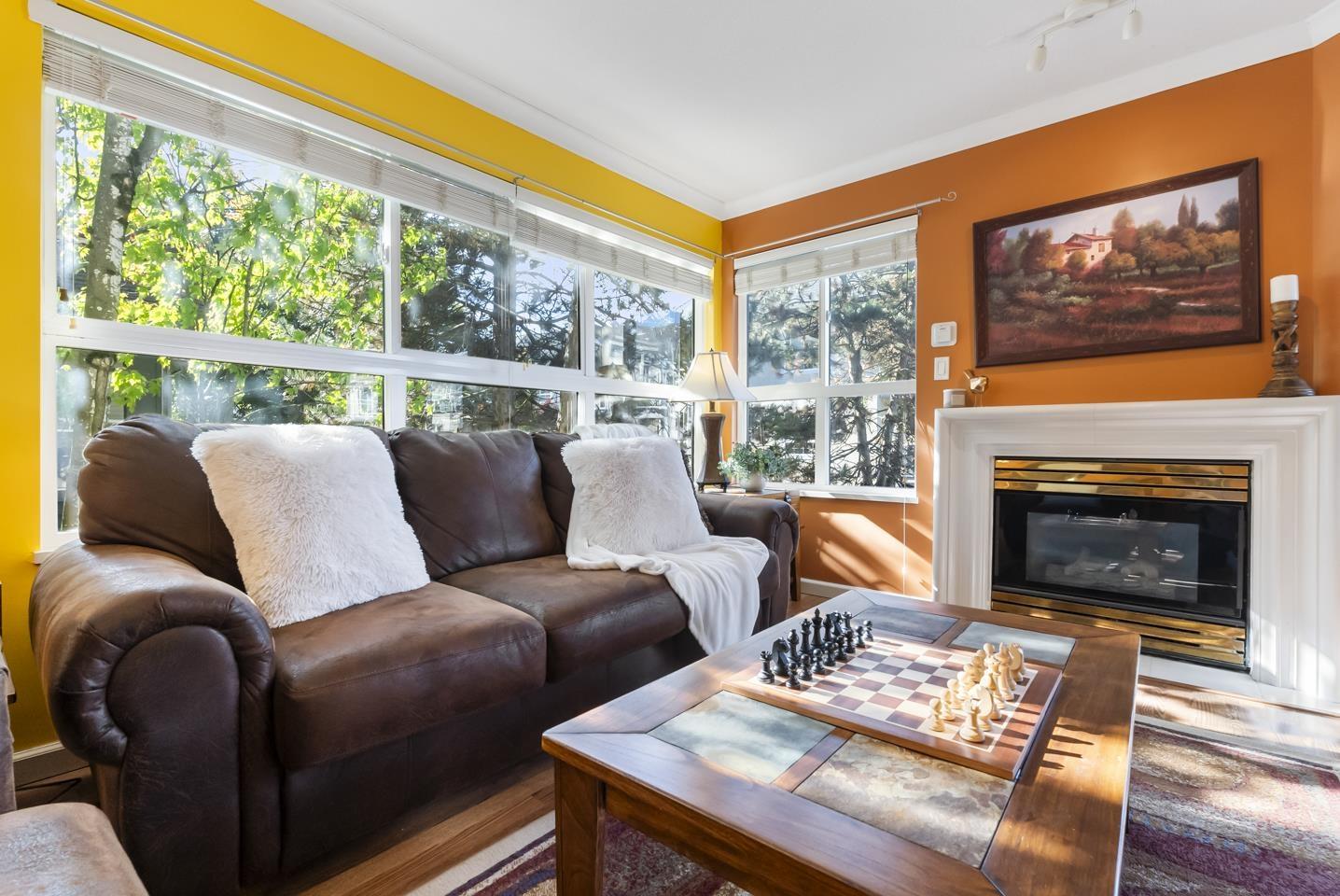 313 8139 121a Street, Surrey, British Columbia  V3W 0Z2 - Photo 2 - R3060106