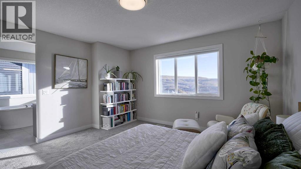 256 Precedence View, Cochrane, Alberta  T4C 3B4 - Photo 16 - A2264477