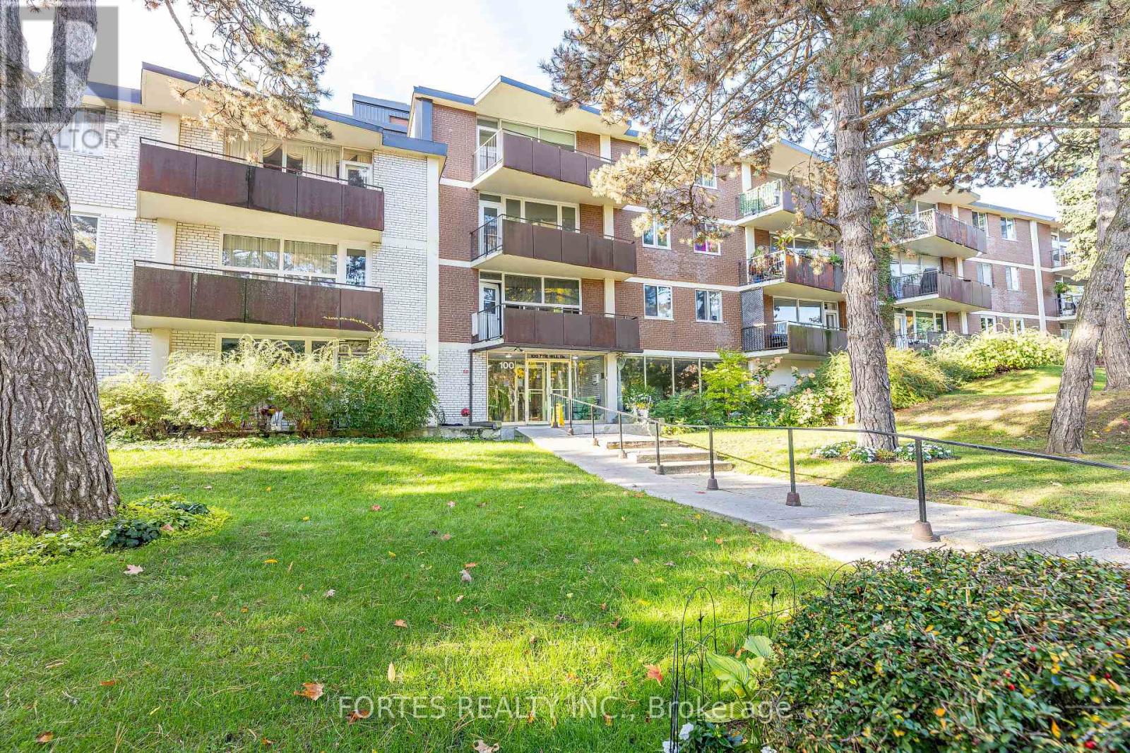 102 - 100 COE HILL DRIVE, Toronto, Ontario