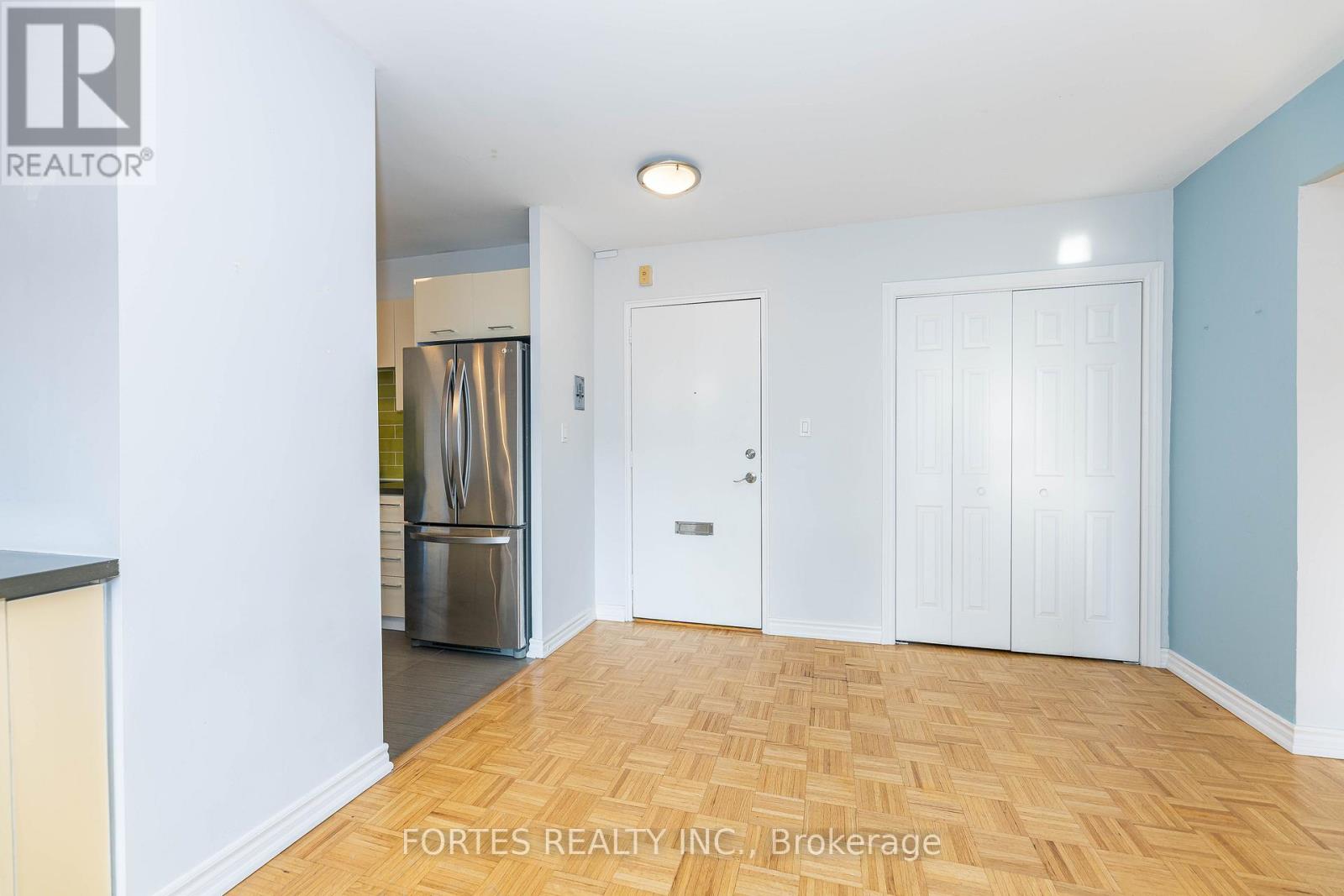 102 - 100 Coe Hill Drive, Toronto, Ontario  M6S 3E1 - Photo 6 - W12479609