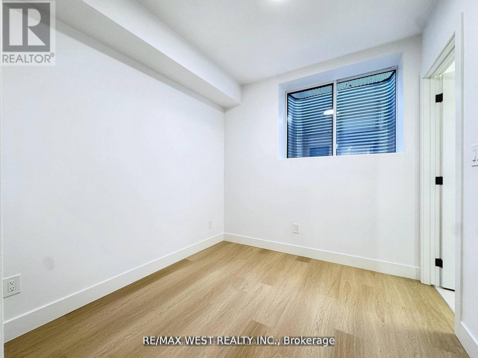 A - 49 Morningside Avenue, Toronto, Ontario  M6S 1C6 - Photo 12 - W12479642