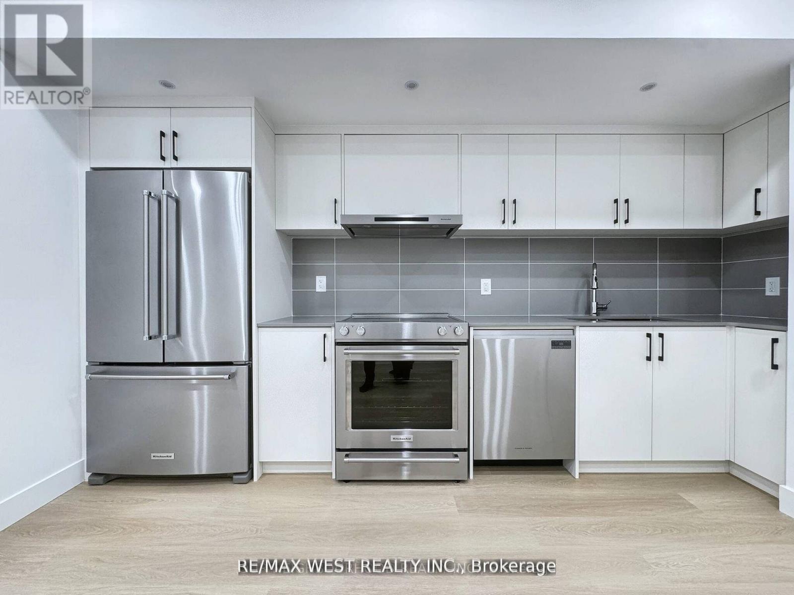 A - 49 Morningside Avenue, Toronto, Ontario  M6S 1C6 - Photo 9 - W12479642
