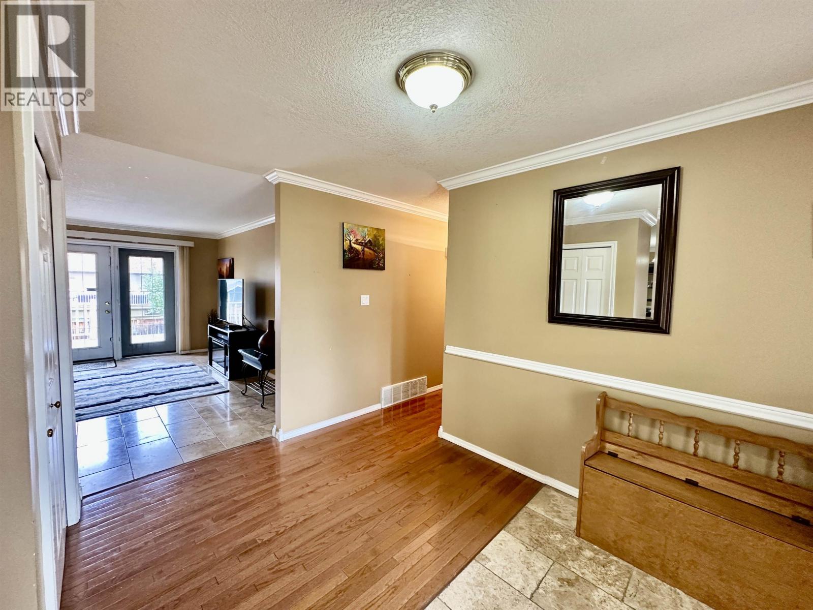 10504 114 Avenue, Fort St. John, British Columbia  V1J 6K9 - Photo 3 - R3057899