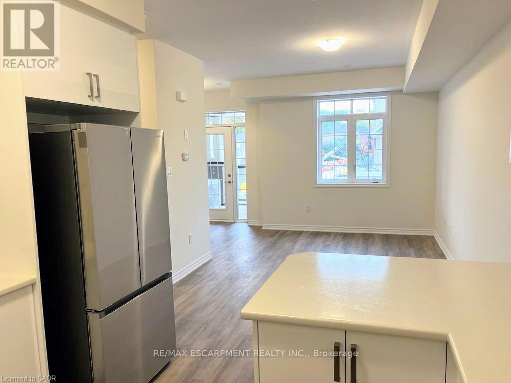 45 - 305 Garner Road W, Hamilton, Ontario  L9G 3E6 - Photo 8 - X12479633