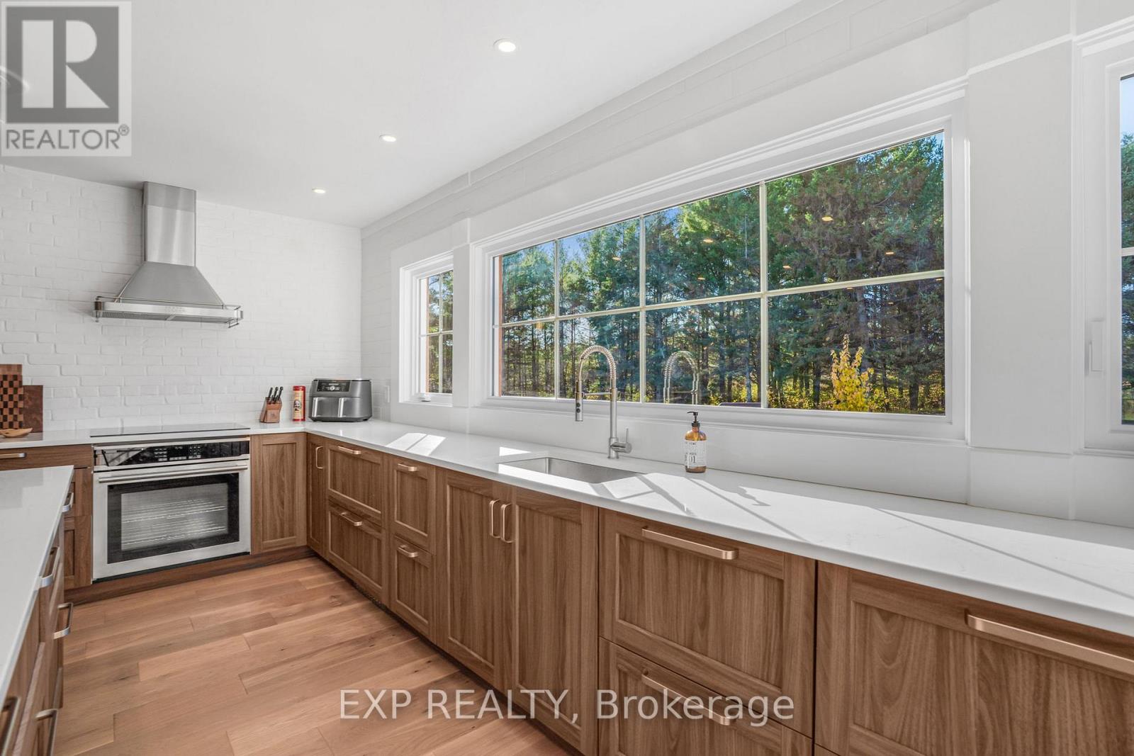 2375 County 10 Road, East Hawkesbury, Ontario  K0B 1P0 - Photo 20 - X12479657
