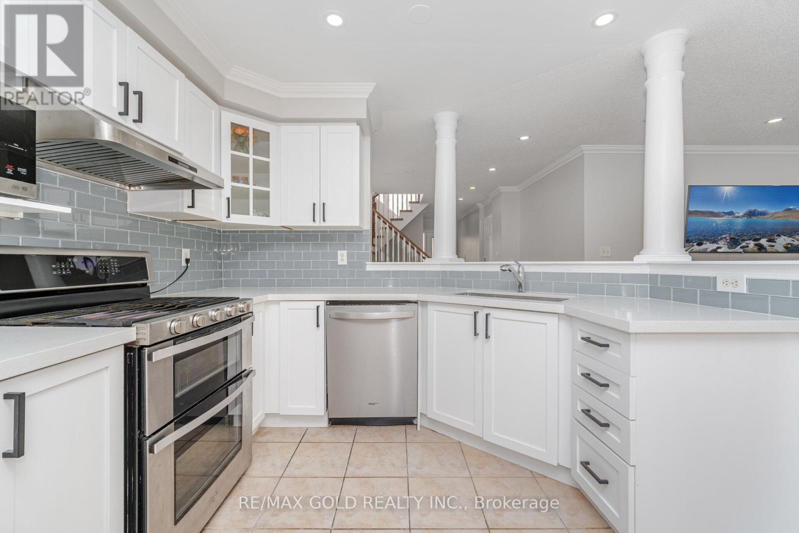 2496 Appalachain Drive, Oakville, Ontario  L6M 4S3 - Photo 23 - W12479534
