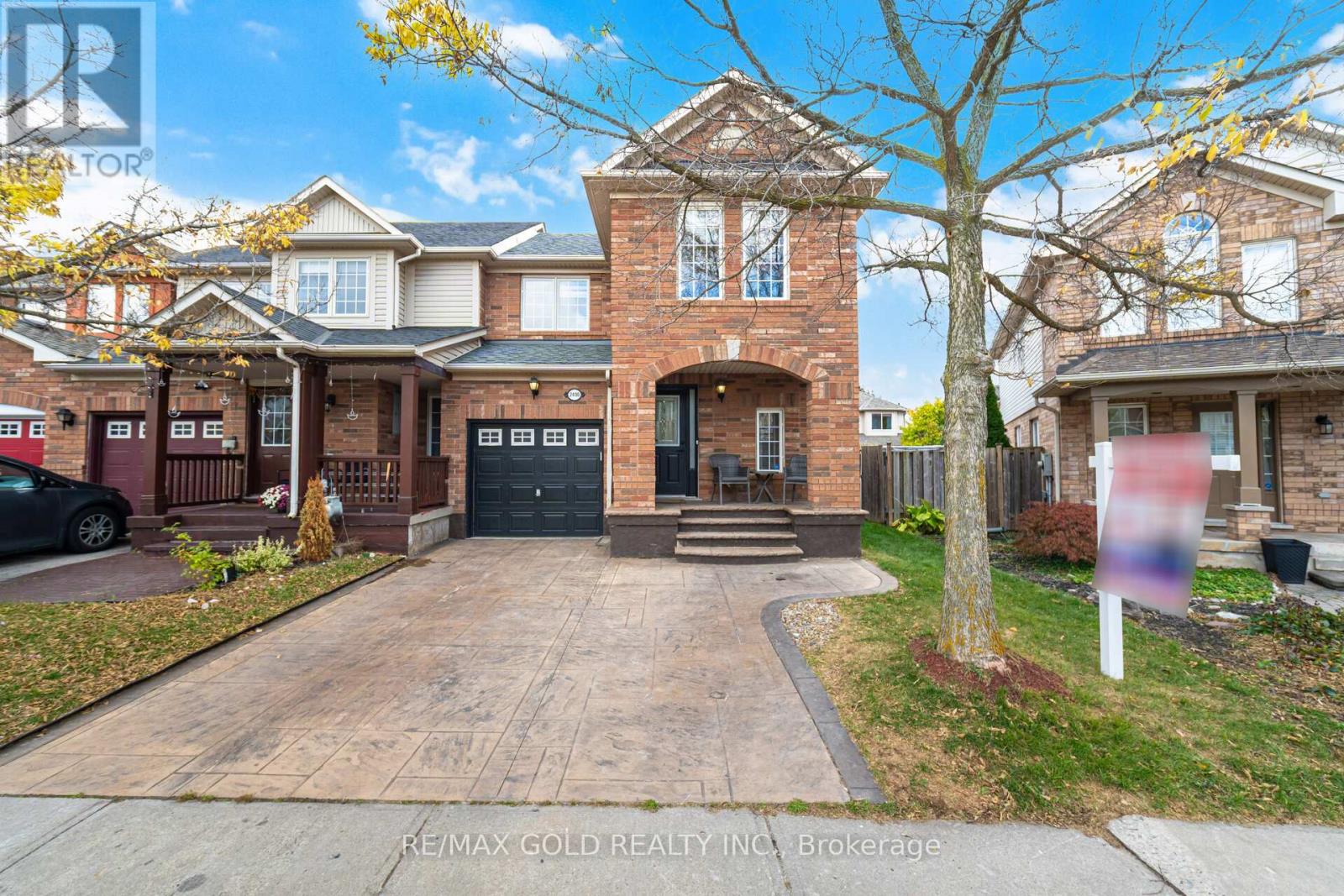 2496 Appalachain Drive, Oakville, Ontario  L6M 4S3 - Photo 9 - W12479534