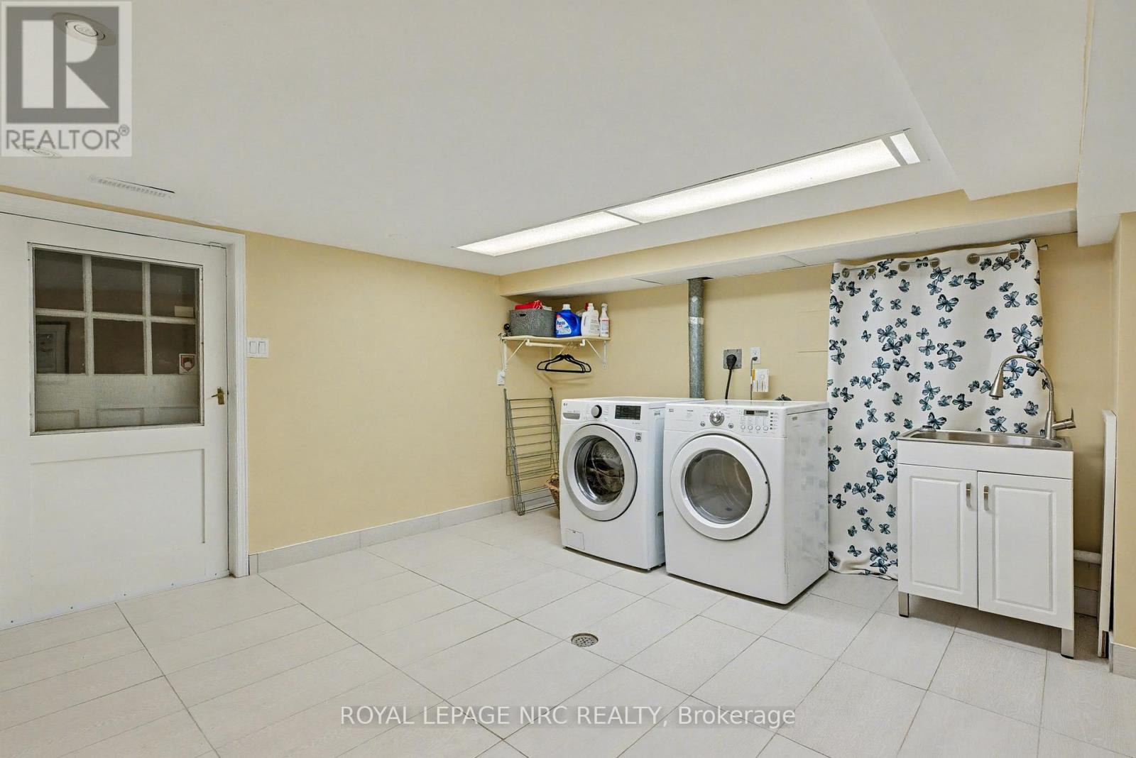 9 Shaldan Lane, Pelham, Ontario  L0S 1E0 - Photo 37 - X12479662