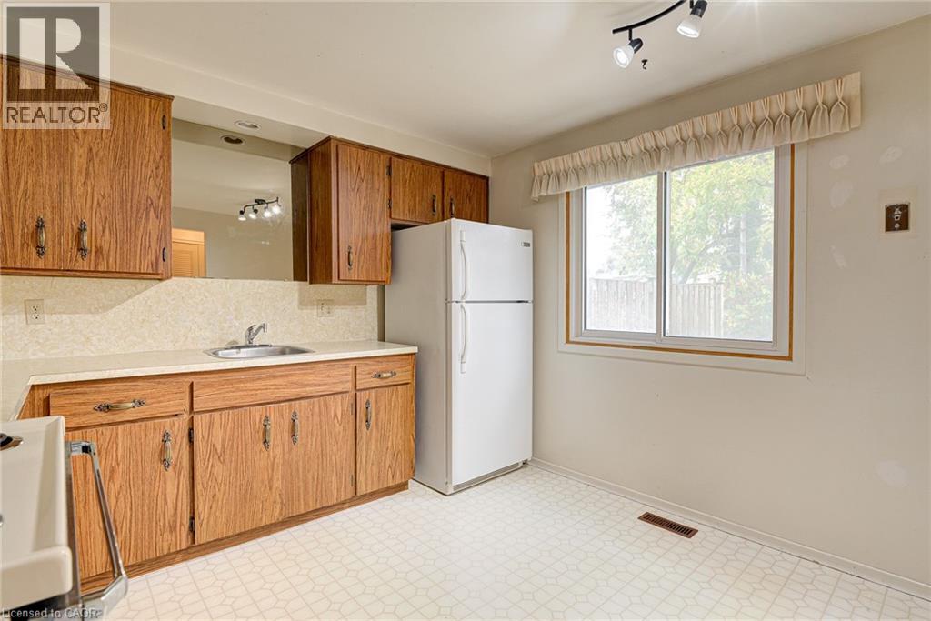 285 Sandowne Drive Unit# 9, Waterloo, Ontario  N2K 2C1 - Photo 15 - 40781534