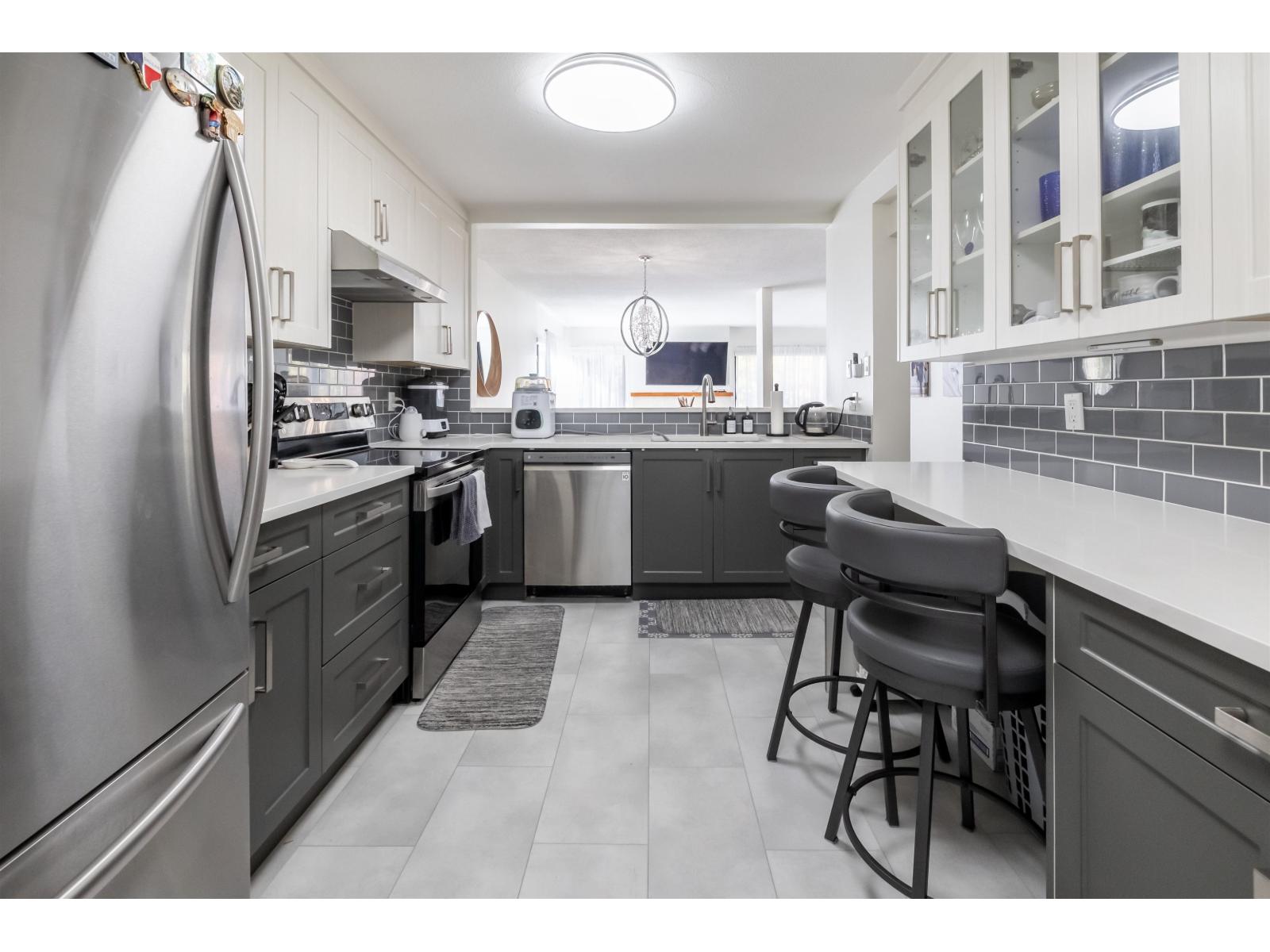 217 15275 19 Avenue, Surrey, British Columbia  V4A 1X6 - Photo 4 - R3060843