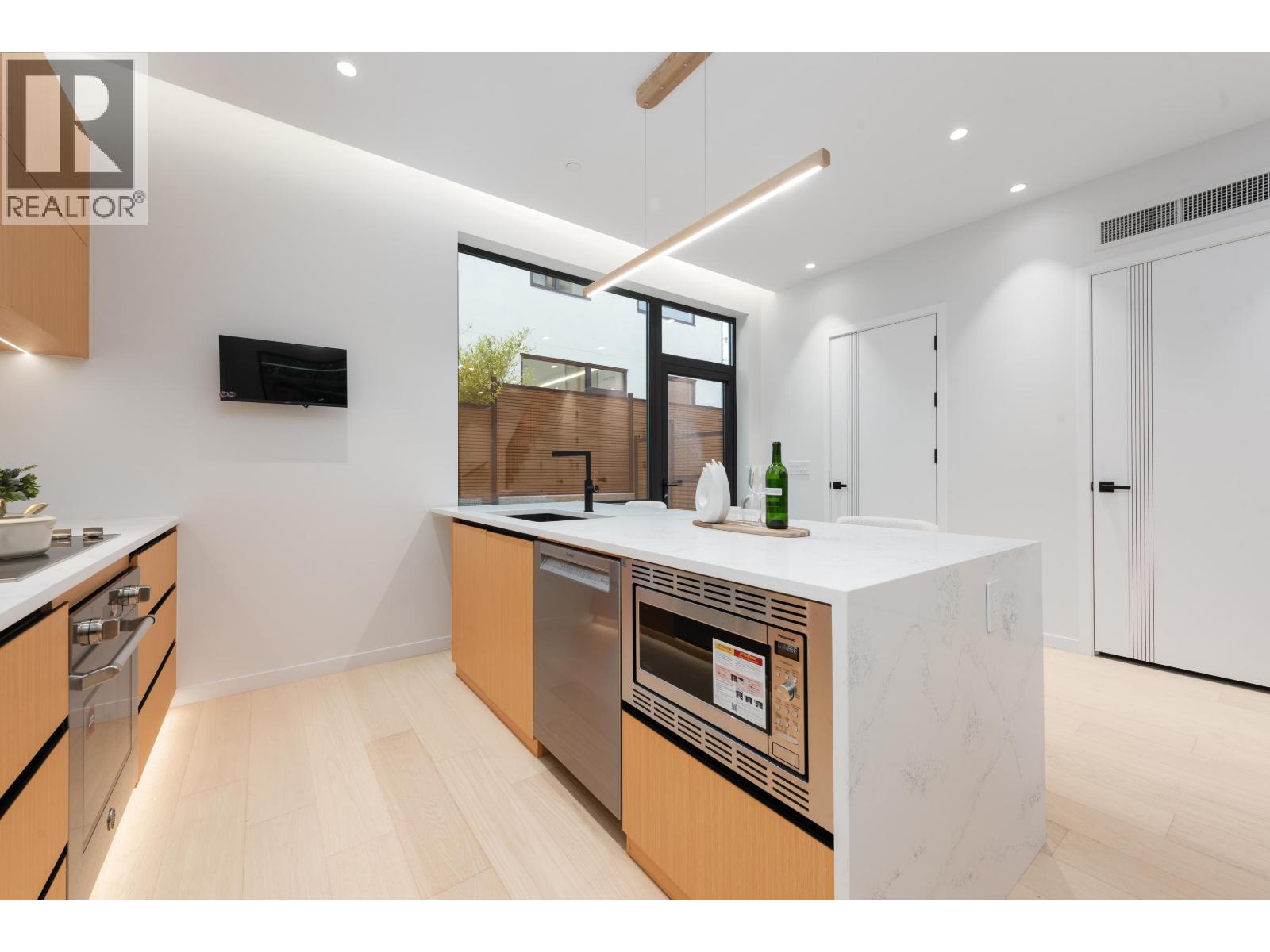 2 1595 W 66th Avenue, Vancouver, British Columbia  V6P 2R8 - Photo 12 - R3060267