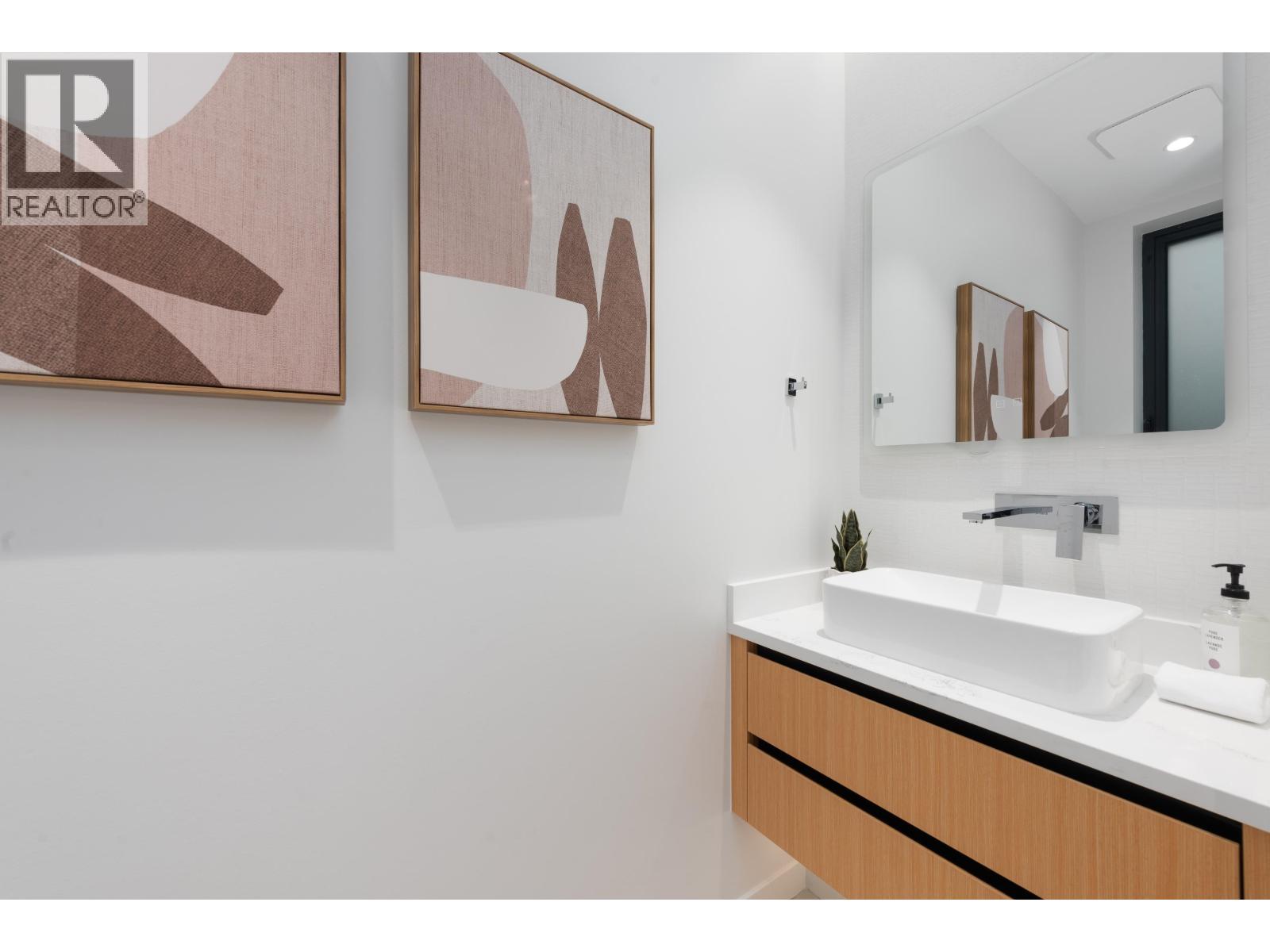 2 1595 W 66th Avenue, Vancouver, British Columbia  V6P 2R8 - Photo 14 - R3060267