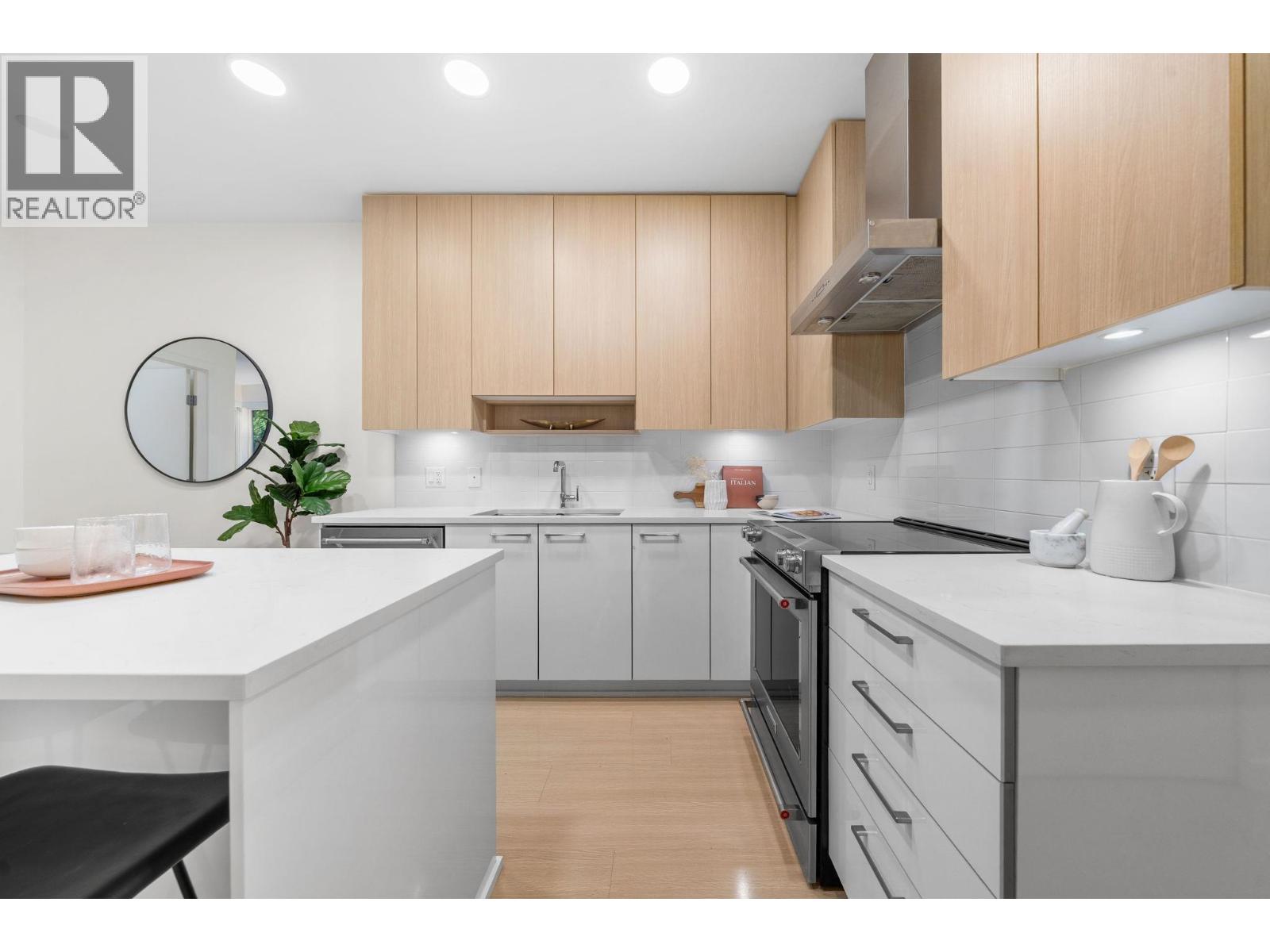 103 5460 Broadway, Burnaby, British Columbia  V5B 0B4 - Photo 11 - R3061584