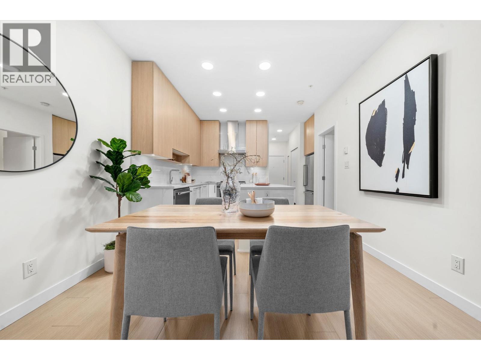 103 5460 Broadway, Burnaby, British Columbia  V5B 0B4 - Photo 4 - R3061584