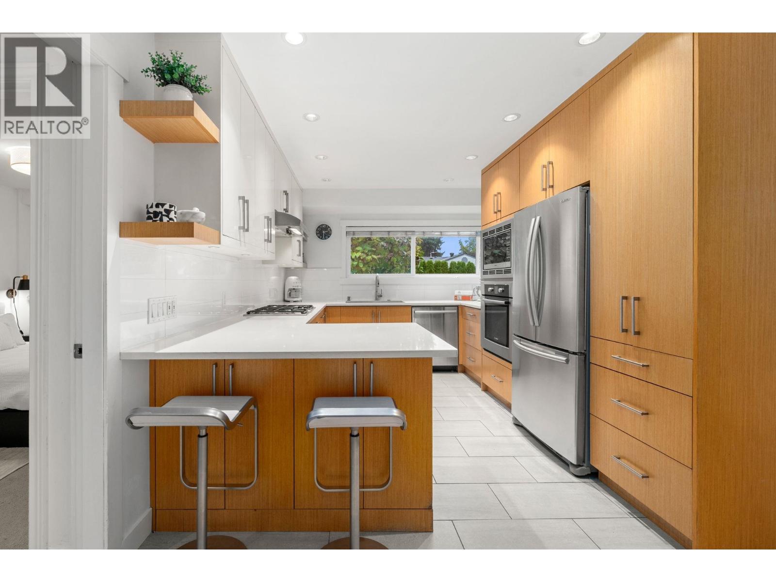 1155 Tatlow Avenue, North Vancouver, British Columbia  V7P 2Z4 - Photo 9 - R3061433