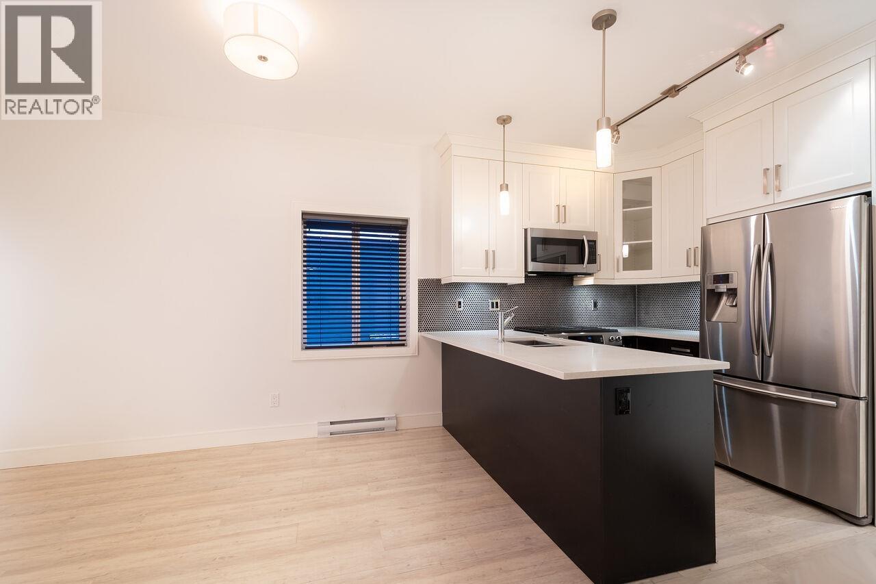 202 4548 Hastings Street, Burnaby, British Columbia  V5C 2K4 - Photo 4 - R3061576