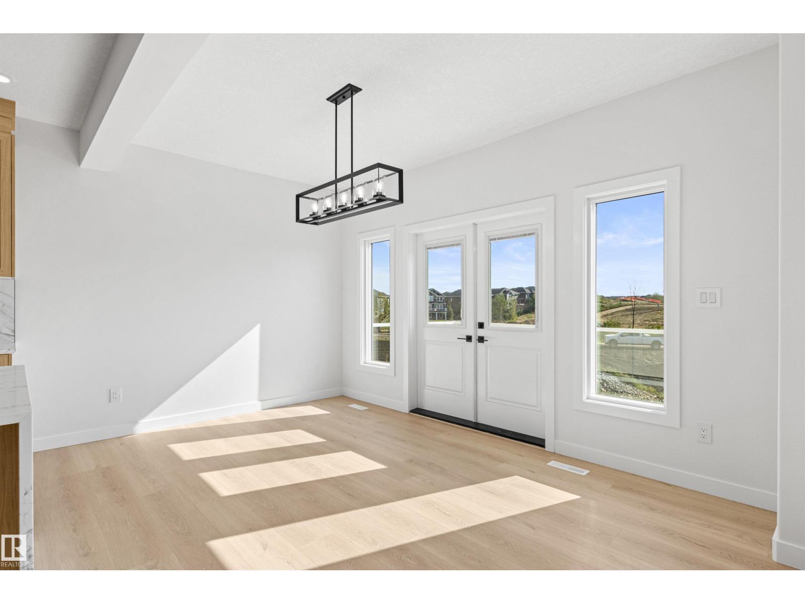 3331 Chickadee Drive Nw, Edmonton, Alberta  T5V 1R5 - Photo 8 - E4463290