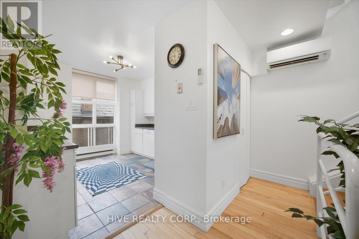 D - 957 Broadview Avenue, Toronto, Ontario  M4K 2R5 - Photo 16 - E12479660