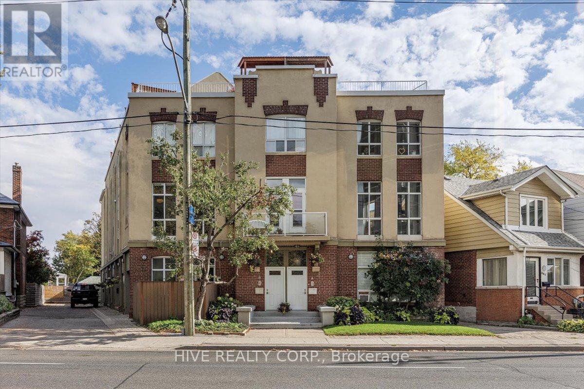 D - 957 Broadview Avenue, Toronto, Ontario  M4K 2R5 - Photo 2 - E12479660
