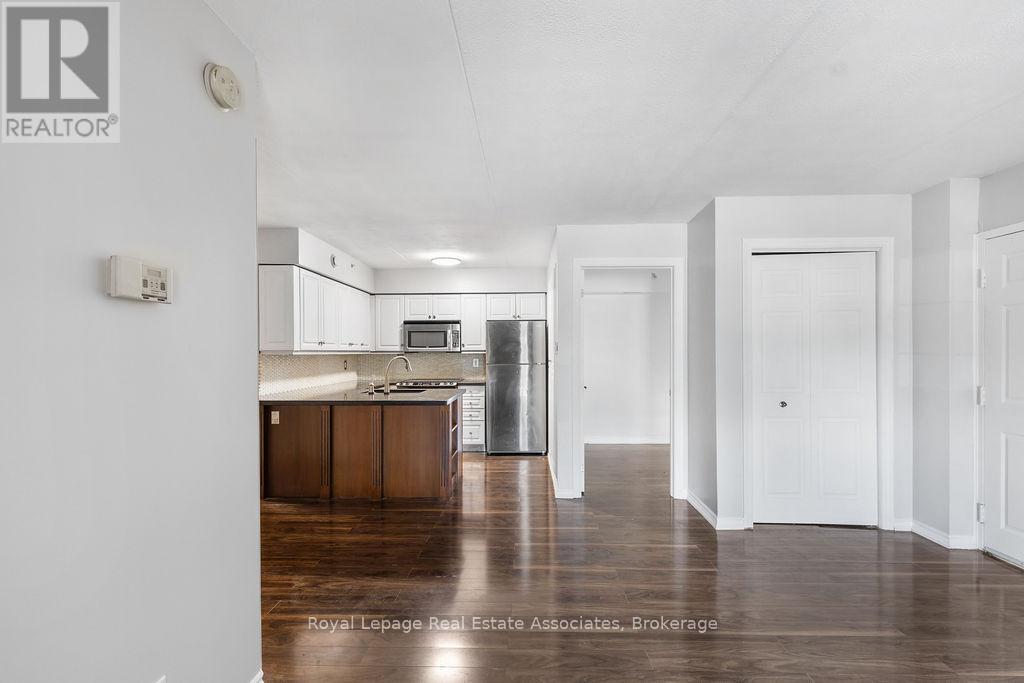 106 - 4013 Kilmer Avenue, Burlington, Ontario  L7M 4M3 - Photo 8 - W12479653