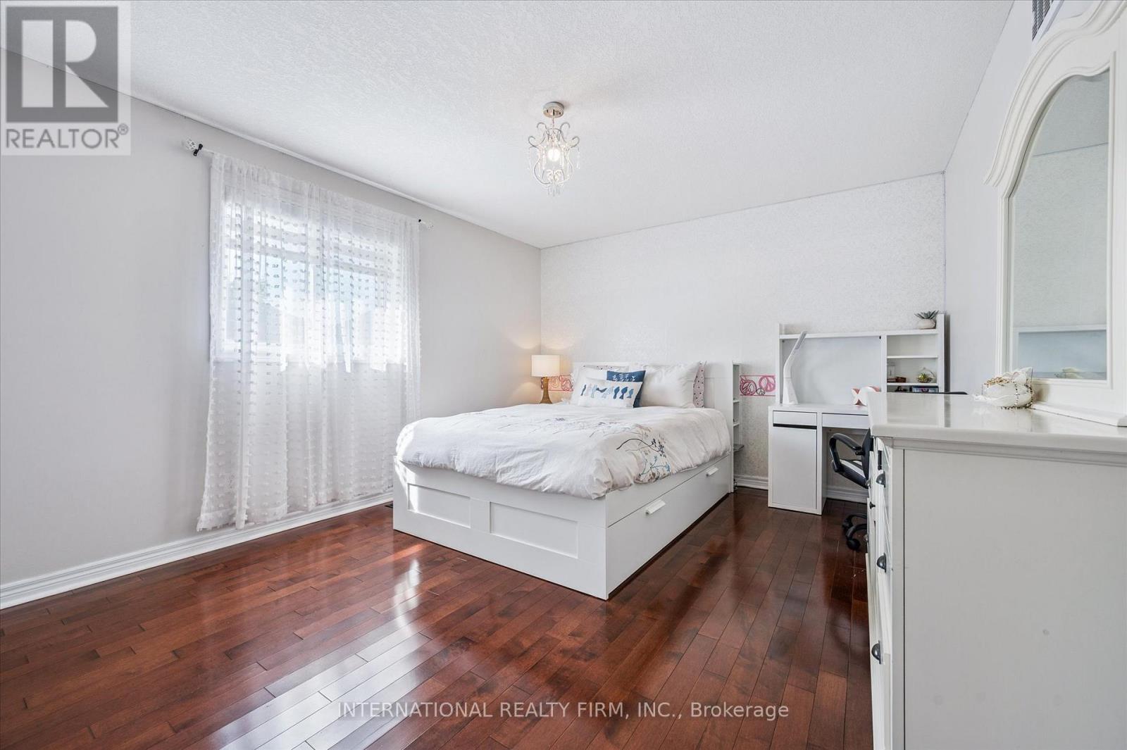 31 Cranbrook Street, Kitchener, Ontario  N2P 2W5 - Photo 15 - X12479650